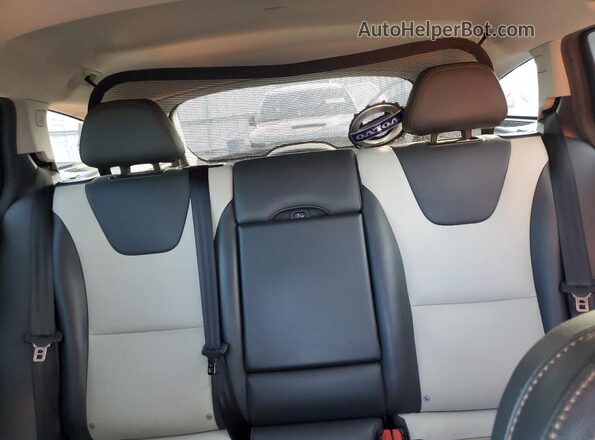 YV440MWM2H1031708 2017 VOLVO V60 Silver 