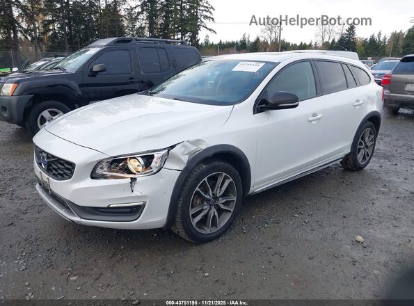 YV4612HK2G1015884 2016 VOLVO V60 CROSS COUNTRY White 