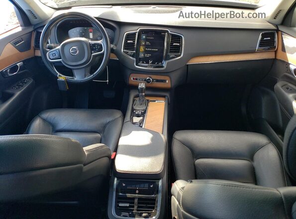 YV4A221K4N1809770 2022 VOLVO XC90 White Dashboard view