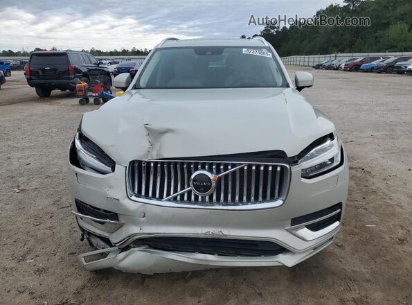 YV4A221L0M1768142 2021 VOLVO XC90 Silver Widok z przodu