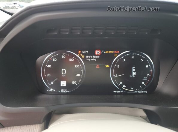 YV4A221L0M1768142 2021 VOLVO XC90 Silver Widok zestawu wskaźników