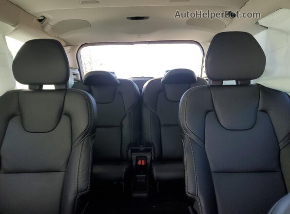 YV4A221L4N1848870 2022 VOLVO XC90 Silver უკანა სავარძლების ხედი