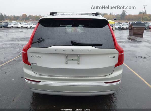 YV4A22PL7N1805292 2022 VOLVO XC90 White 