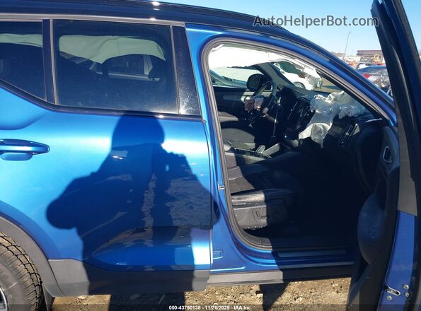 YV4AC2HM0L2284251 2020 VOLVO XC40 Blue წინა სალონის ხედი