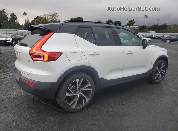 YV4AC2HM1M2399426 2021 VOLVO XC40 Белый Задняя правая четверть