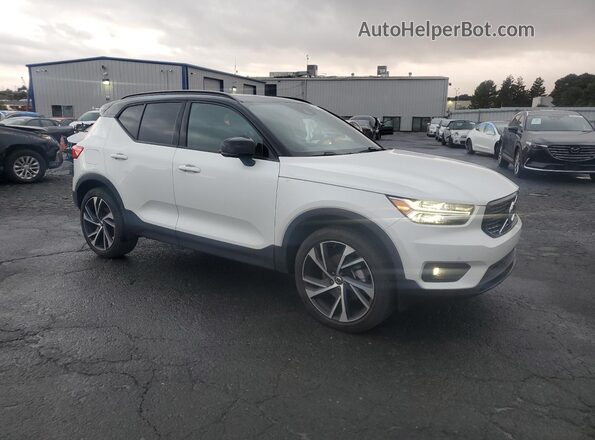 YV4AC2HM1M2399426 2021 VOLVO XC40 Белый Передняя правая четверть