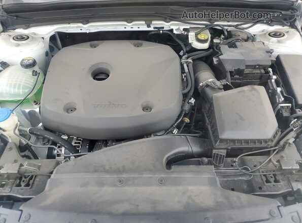 YV4AC2HM1M2399426 2021 VOLVO XC40 Белый Вид задней части салона