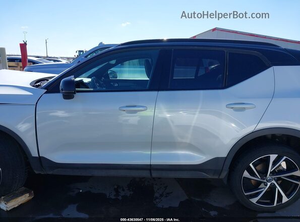 YV4AC2HMXL2345850 2020 VOLVO XC40 White 