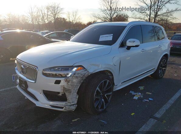 YV4BR00KXM1767349 2021 VOLVO XC90 RECHARGE PLUG-IN HYBRID White Widok z przodu