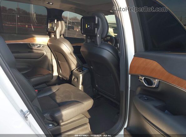 YV4BR00KXM1767349 2021 VOLVO XC90 RECHARGE PLUG-IN HYBRID White Widok naklejki z numerem VIN