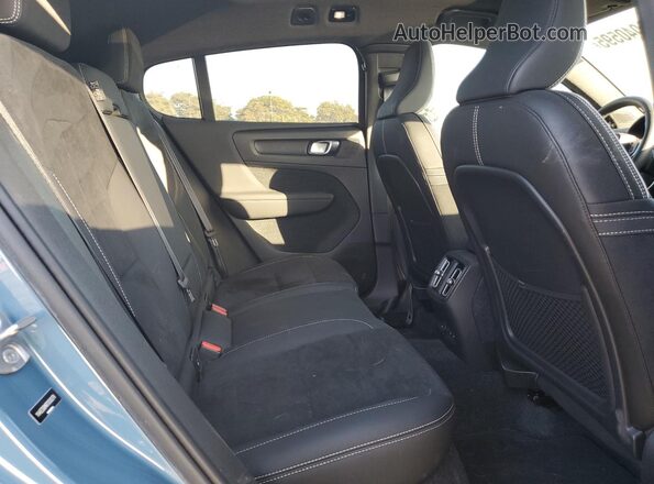 YV4ED3GM6P2030278 2023 VOLVO C40 Blue Vista interior trasera