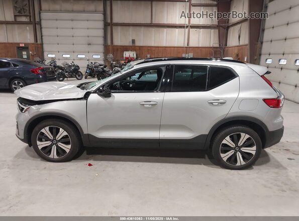 YV4ED3UL8P2106790 2023 VOLVO XC40 RECHARGE PURE ELECTRIC Gray Vista interior de 360 grados