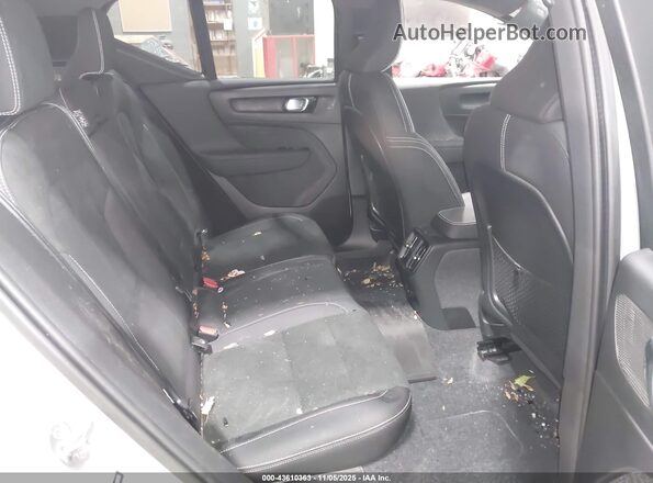 YV4ED3UL8P2106790 2023 VOLVO XC40 RECHARGE PURE ELECTRIC Gray Vista de la etiqueta del VIN