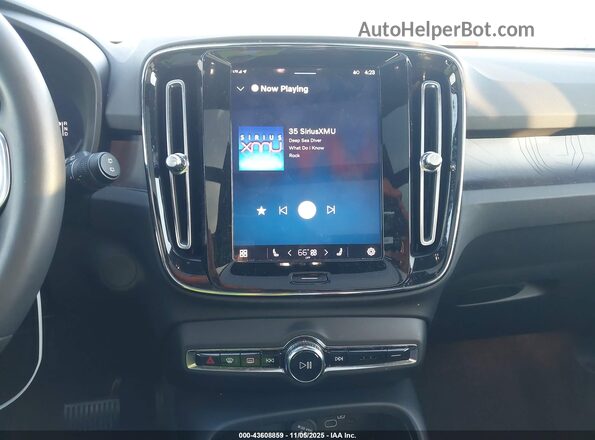 YV4ED3UL9P2108340 2023 VOLVO XC40 RECHARGE PURE ELECTRIC Green 