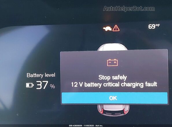 YV4ED3UL9P2108340 2023 VOLVO XC40 RECHARGE PURE ELECTRIC Green 