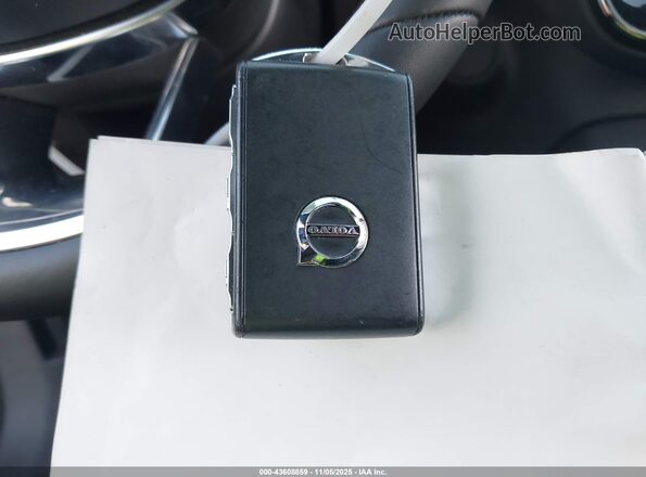 YV4ED3UL9P2108340 2023 VOLVO XC40 RECHARGE PURE ELECTRIC Green Вид панелі приладів
