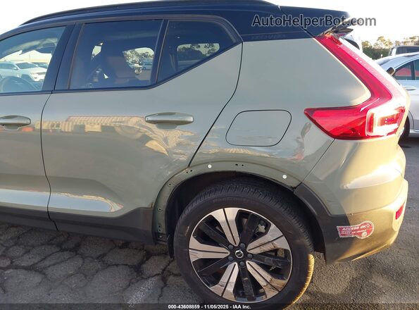 YV4ED3UL9P2108340 2023 VOLVO XC40 RECHARGE PURE ELECTRIC Green Вид спереду