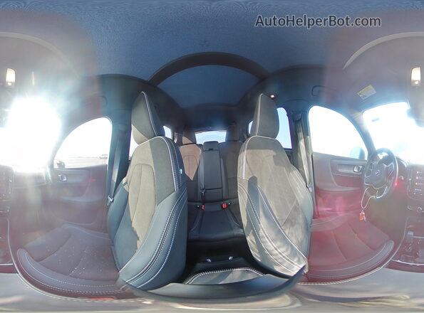 YV4ED3UM1P2098850 2023 VOLVO XC40 White 