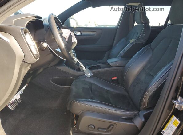 YV4ED3UR6M2561704 2021 VOLVO XC40 Black Widok wnętrza z przodu