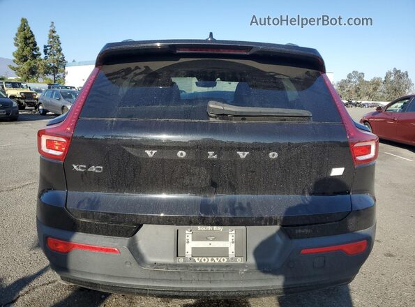 YV4ED3UR6M2561704 2021 VOLVO XC40 Black Widok z tyłu