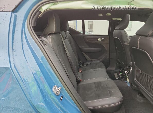 YV4ED3UW9P2941243 2023 VOLVO XC40 Blue Vista de los asientos traseros