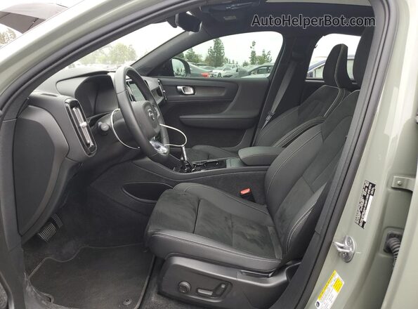 YV4EH3BL3R2102334 2024 VOLVO C40 Green Вид салону спереду