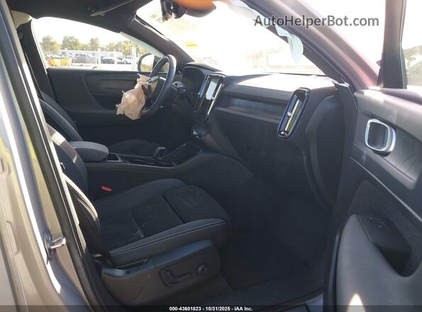 YV4ER3GL3R2096802 2024 VOLVO C40 RECHARGE PURE ELECTRIC Silver Front interior view