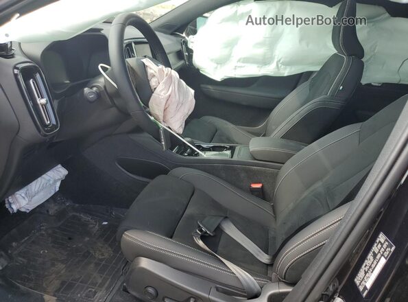 YV4ER3XM8R2252325 2024 VOLVO XC40 Черный Вид салона спереди
