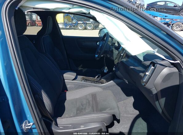 YV4ER3XMXR2240824 2024 VOLVO XC40 RECHARGE PURE ELECTRIC Blue წინა სალონის ხედი