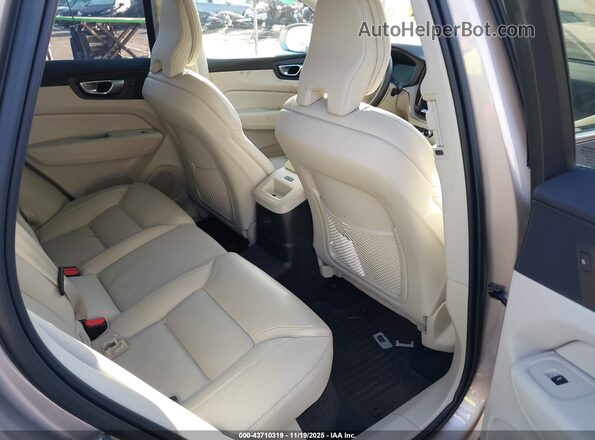 YV4H60DA7P1362980 2023 VOLVO XC60 RECHARGE PLUG-IN HYBRID Beige Widok naklejki z numerem VIN