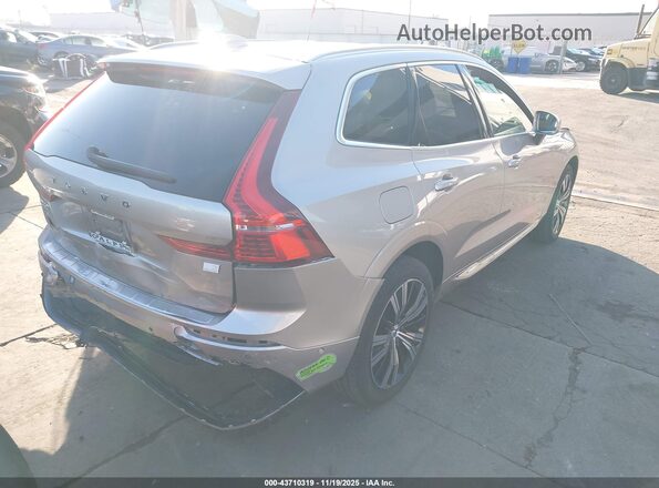YV4H60DA7P1362980 2023 VOLVO XC60 RECHARGE PLUG-IN HYBRID Beige Tył prawy