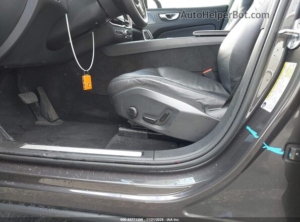 YV4H60DL6R1756264 2024 VOLVO XC60 RECHARGE PLUG-IN HYBRID Brown Вид спереду