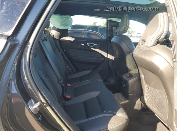YV4H60DM5N1064743 2022 VOLVO XC60 Gray Widok wnętrza z tyłu