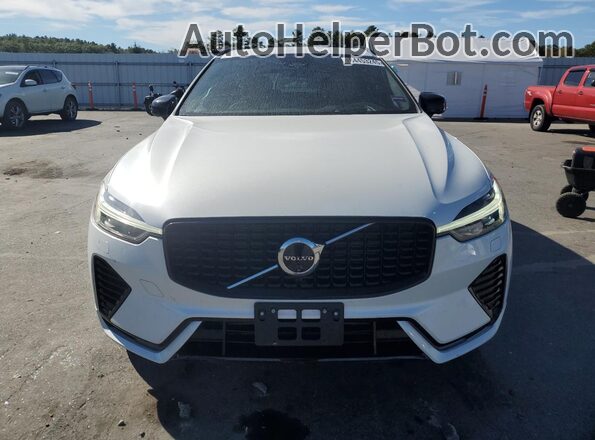 YV4H60DM6R1801423 2024 VOLVO XC60 White 
