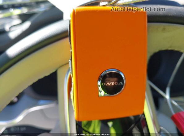 YV4H60RCXS1049604 2025 VOLVO XC60 PLUG-IN HYBRID Black Vista del salpicadero