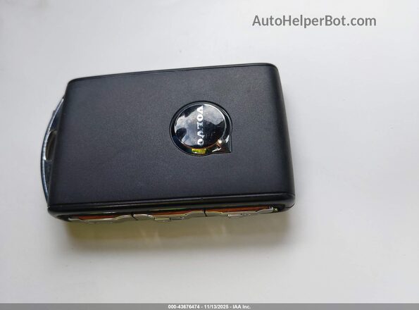YV4H60RCXT1325474 2026 VOLVO XC60 PLUG-IN HYBRID White Вид панелі приладів
