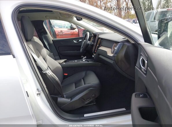 YV4H60RCXT1325474 2026 VOLVO XC60 PLUG-IN HYBRID White Вид салону спереду