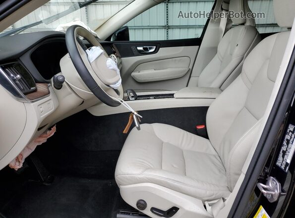 YV4L12DK1N1920347 2022 VOLVO XC60 Black Вид салону спереду