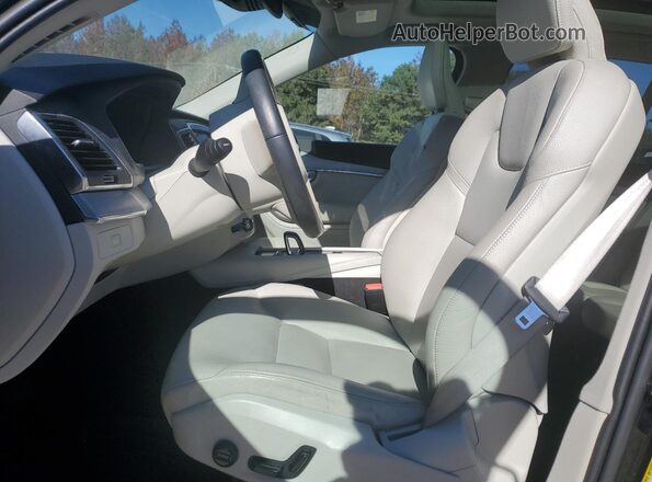 YV4L12PVXP1929654 2023 VOLVO XC90 Black Вид салону спереду