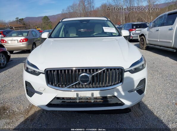 YV4L12RK4N1034418 2022 VOLVO XC60 White Widok zestawu wskaźników