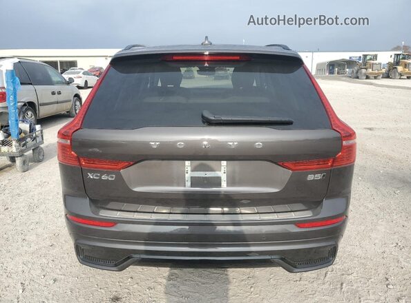 YV4L12RL8R1836422 2024 VOLVO XC60 Gray Vista trasera