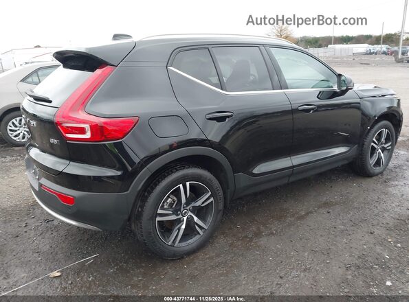 YV4L12UJ2S2558137 2025 VOLVO XC40 Черный Задняя правая четверть