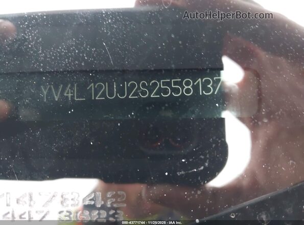 YV4L12UJ2S2558137 2025 VOLVO XC40 Черный Вид подкапотного пространства