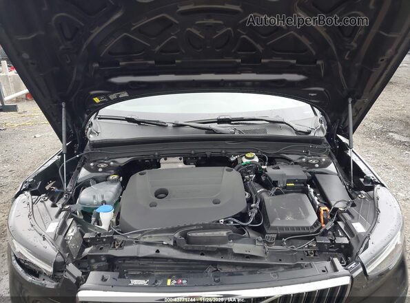 YV4L12UJ2S2558137 2025 VOLVO XC40 Черный Вид сзади