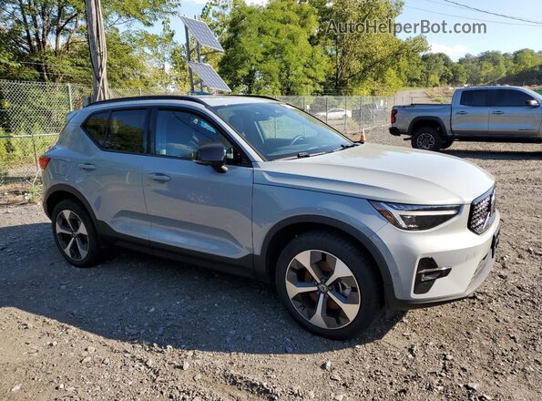 YV4L12UL1R2379678 2024 VOLVO XC40 Серый Передняя правая четверть