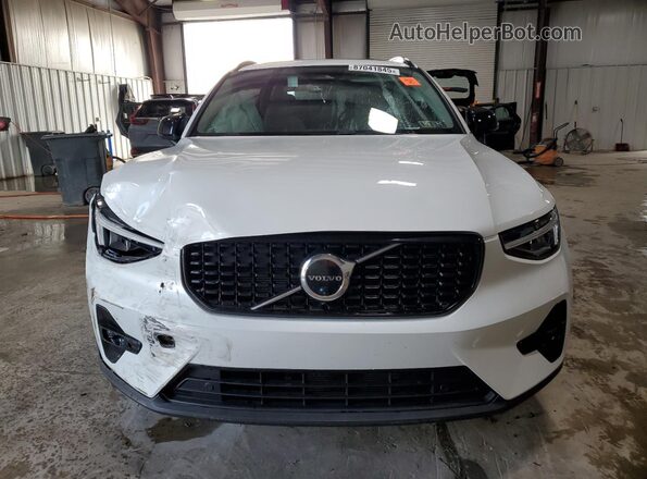 YV4L12UW7P2912043 2023 VOLVO XC40 White 