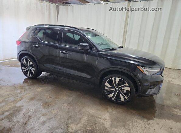 YV4L12UX1P2044632 2023 VOLVO XC40 Black Przód prawy