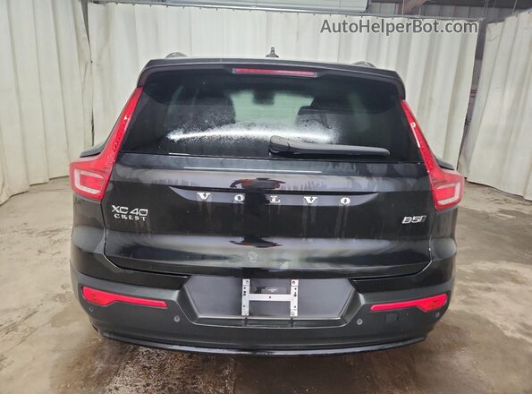 YV4L12UX1P2044632 2023 VOLVO XC40 Black Widok z tyłu