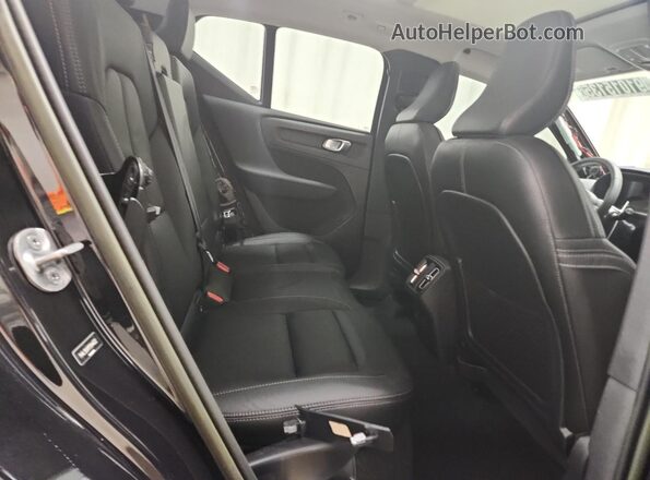 YV4L12UX1P2044632 2023 VOLVO XC40 Black Widok tylnych siedzeń