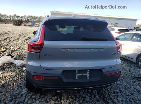 YV4L12UX1P2059406 2023 VOLVO XC40 Silver Rear view